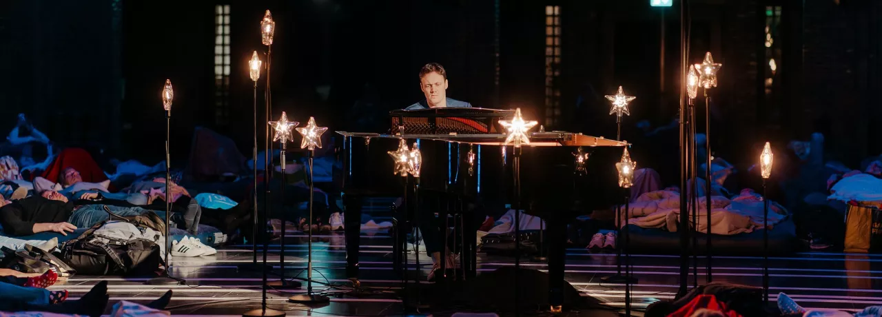 piano laying down concert Amsterdam